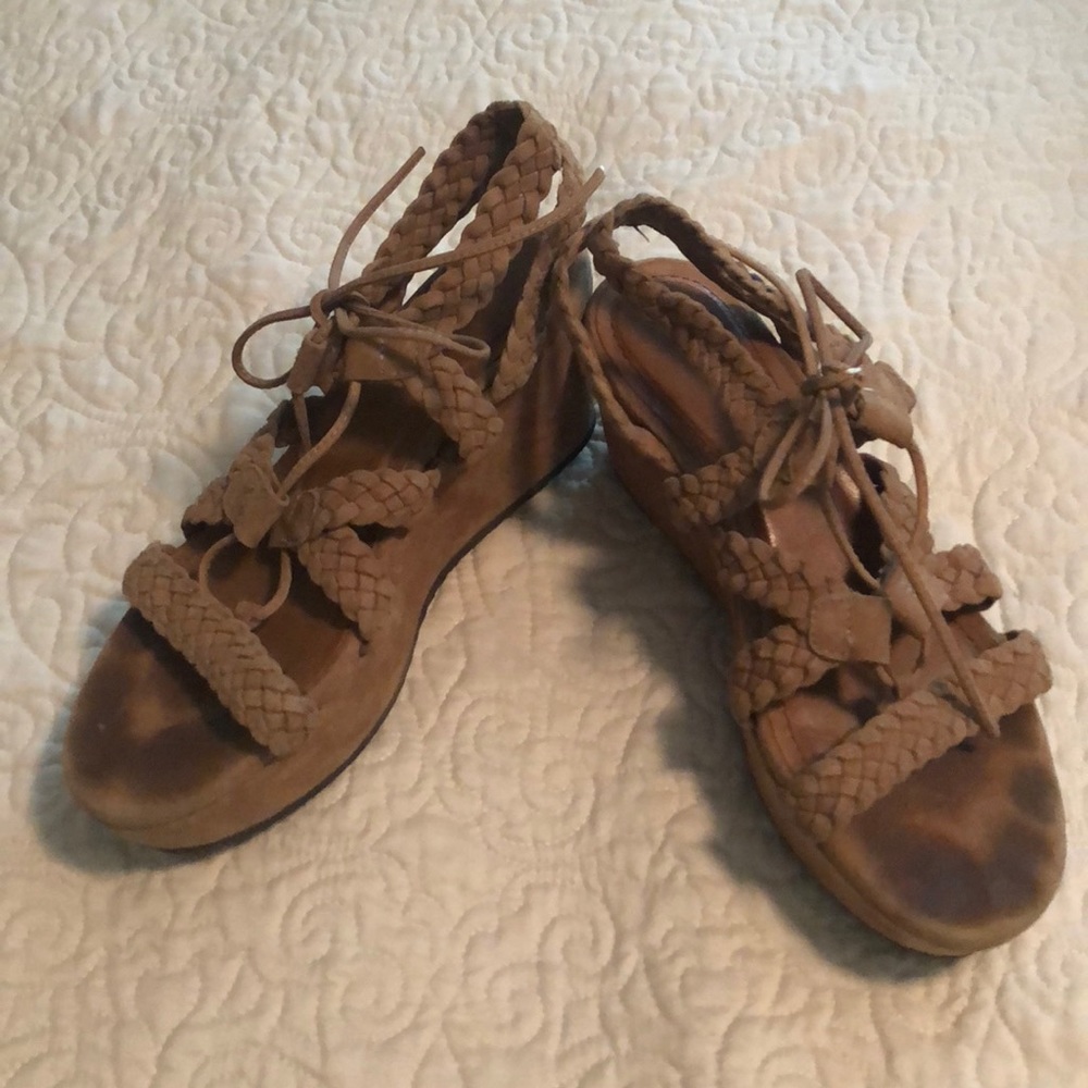 Women’s trask suede camel wedge